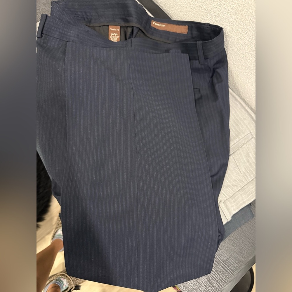 Perry Ellis Men's Navy Pinstripe Shorts